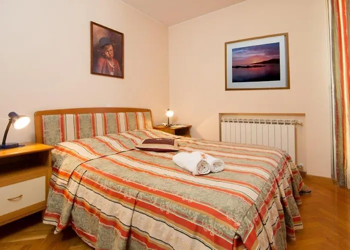 Sveta Eufemija Bed End Breakfast I 4* 로비니