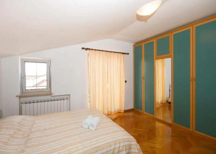 Sveta Eufemija Bed End Breakfast I 4* 로비니